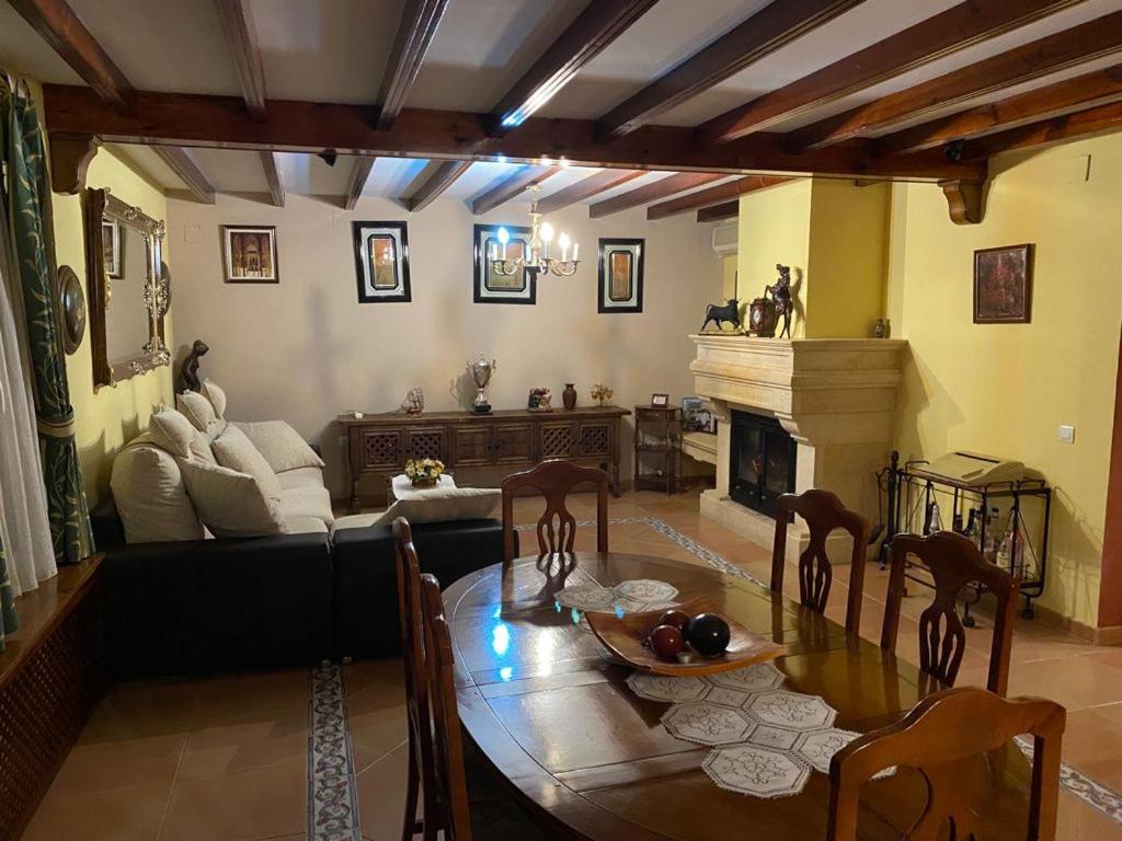 Villa Ana Romilla Exterior photo